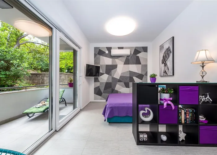 Free Parking Marli 5 - *