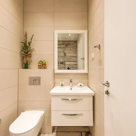 Free Parking Marli 5 -